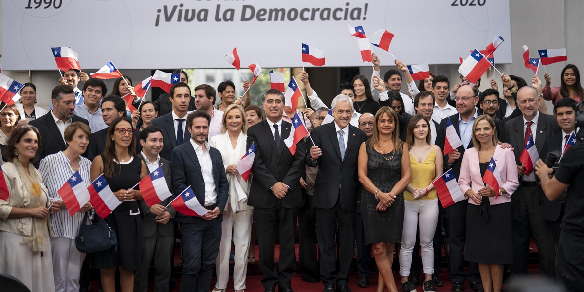 Presidente Piñera y Primera Dama conmemoran 30 años de la democracia