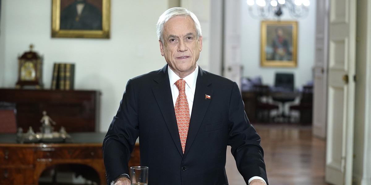 Presidente Piñera realiza cadena nacional para abordar situación en el país por coronavirus