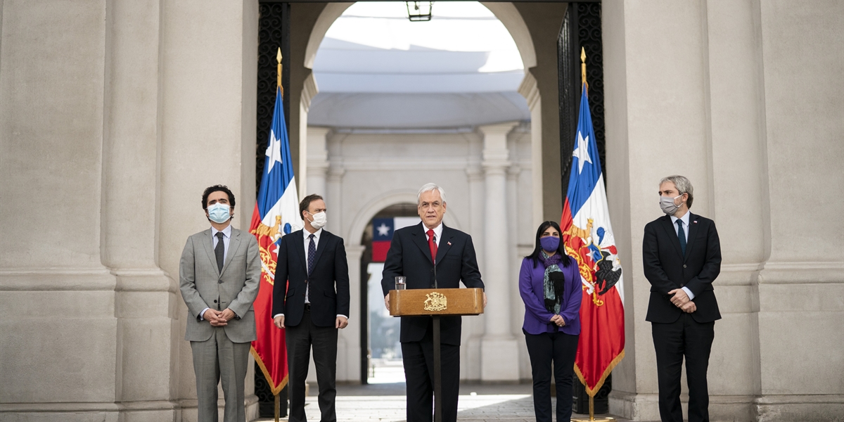 Presidente promulga ley que regula la dieta parlamentaria y sueldos de funcionarios y autoridades