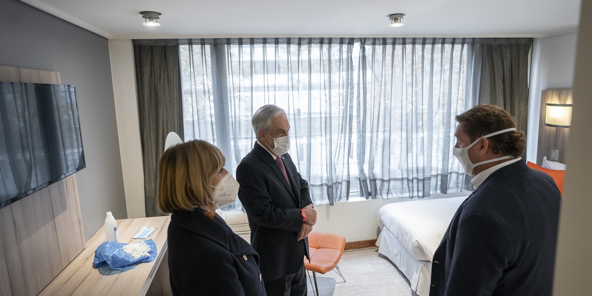Presidente Piñera visita residencia sanitaria en la Región Metropolitana