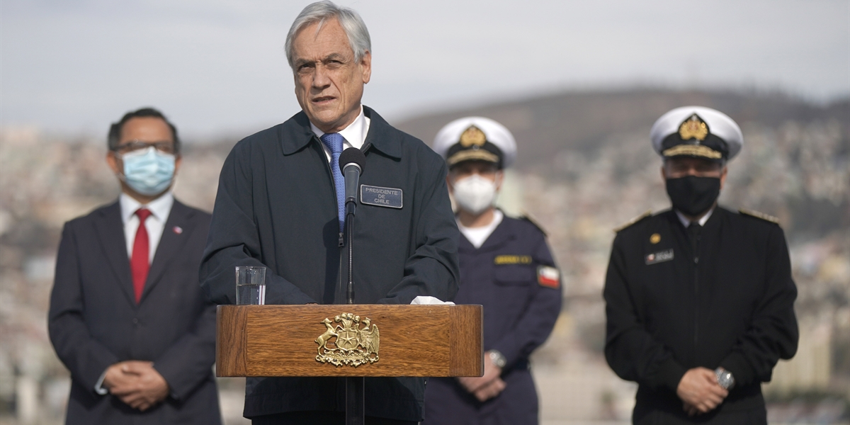 Presidente Piñera recorre el buque Sargento Aldea que presta servicios de salud en Valparaíso