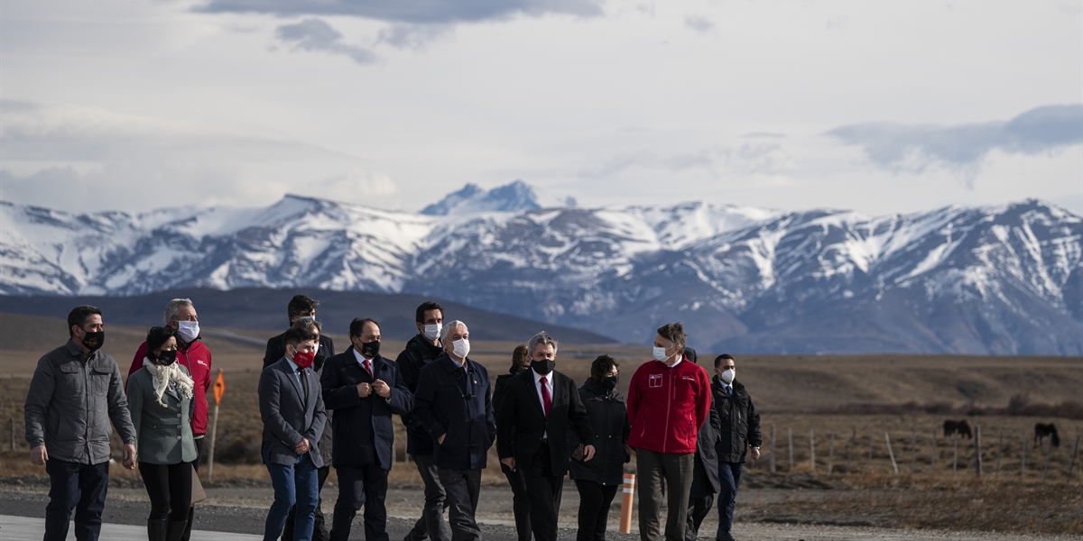 MAGALLANES Presidente Piñera revisa el avance de la obra de construcción de la nueva ruta que unirá Puerto Natales con el Parque Nacional Torres del Paine