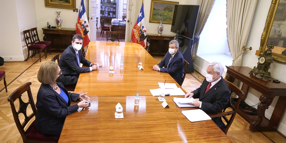 Presidente encabeza encuentro con autoridades de Senado, Cámara de Diputados y Corte Suprema