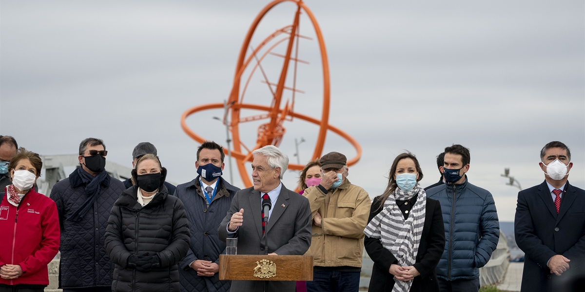 Presidente Piñera asiste a la inauguración de monumento que conmemora los 500 años del Estrecho de Magallanes