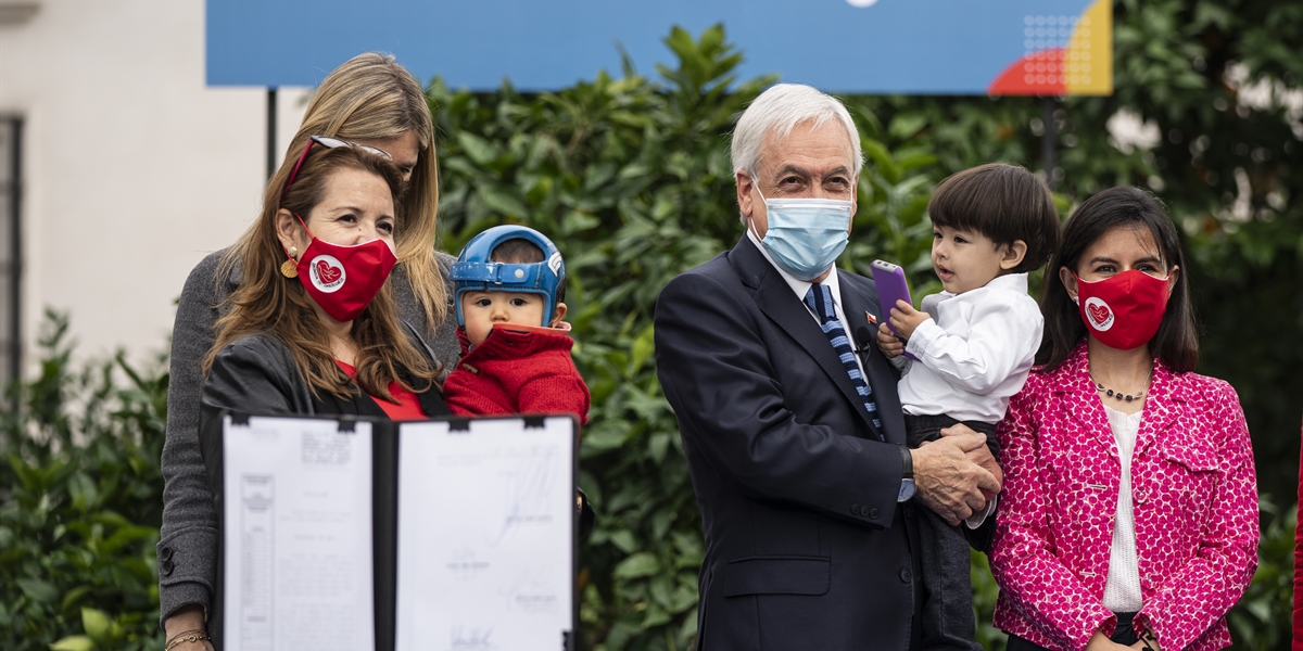 Presidente Piñera promulga Ley de extensión del Postnatal de Emergencia