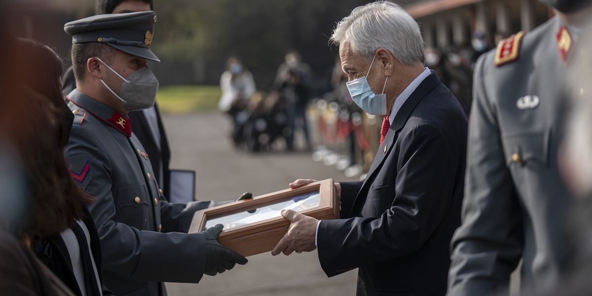 Presidente Piñera participa en ceremonia de Juramento a la Bandera