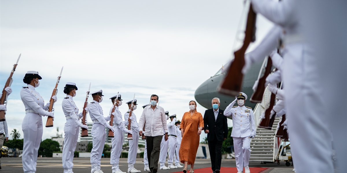 Presidente Piñera arriba a Colombia y da inicio a su gira por América Latina