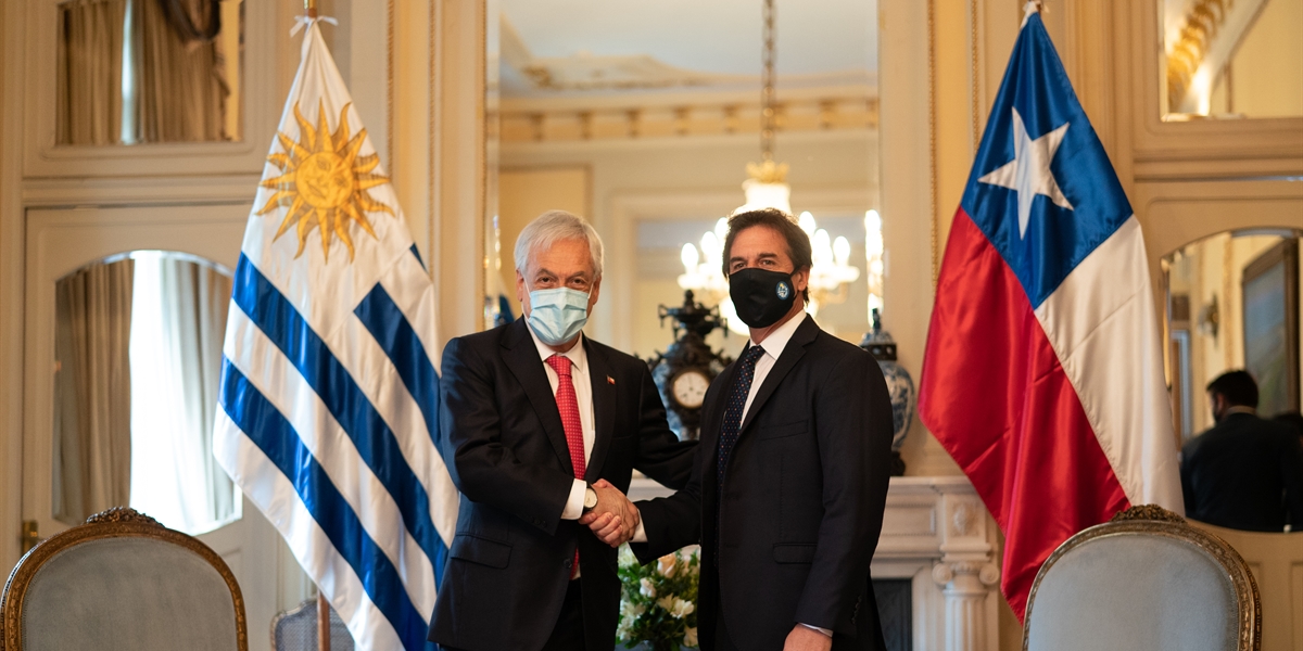 Presidente Piñera sostiene reunión con Presidente uruguayo