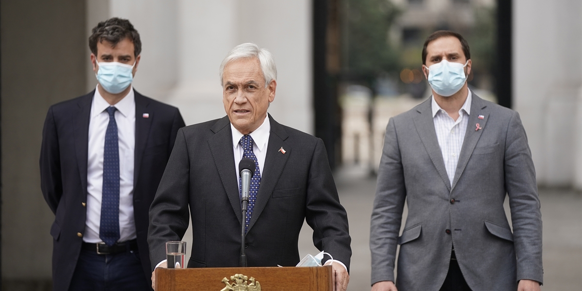 Presidente Piñera realiza una declaración a la prensa en el Palacio de La Moneda