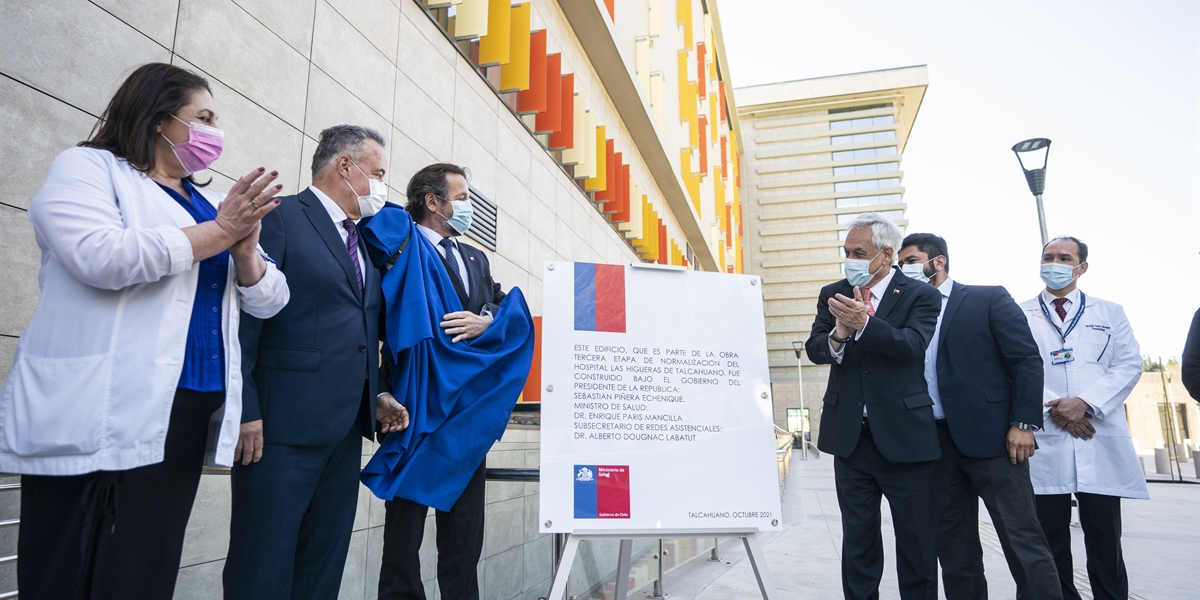Presidente Piñera devela placa y realiza visita inspectiva a Hospital de Las Higueras, en la Región del Biobío