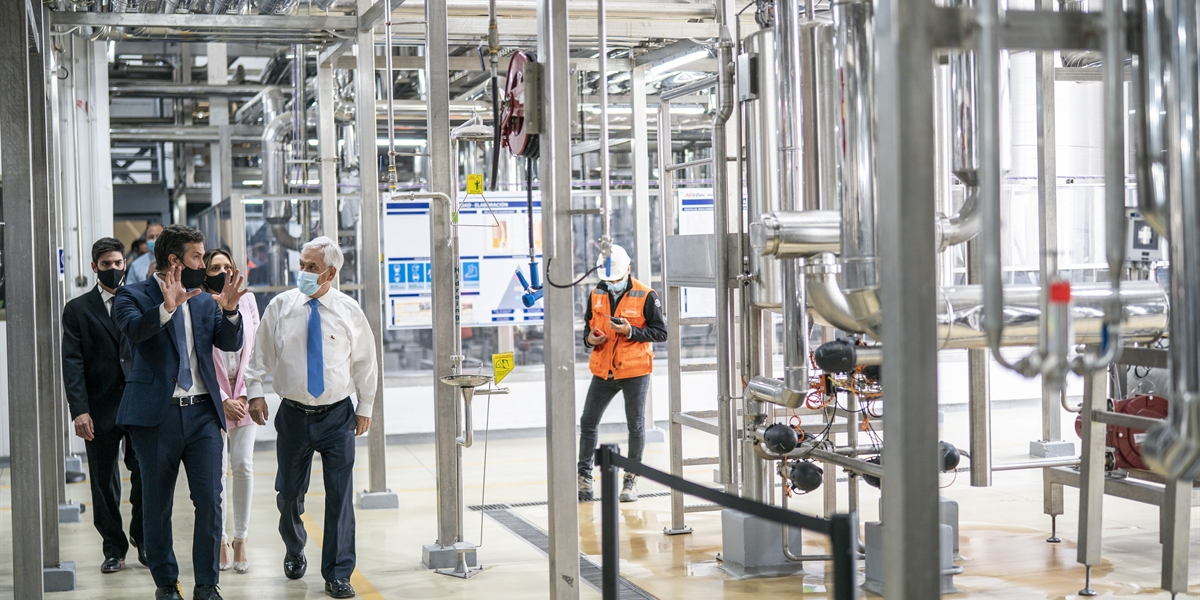 Presidente Piñera encabeza inauguración de Planta Industrial y destaca el repunte de la economía del país.