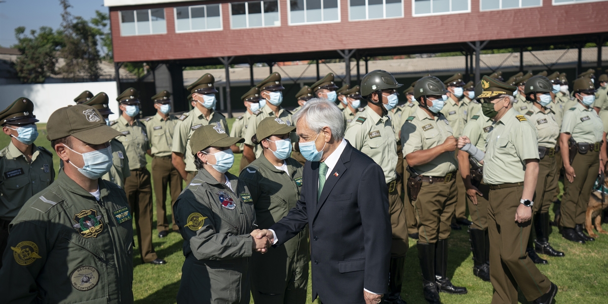 Presidente Piñera firma proyecto de ley que extiende la carrera profesional de Carabineros