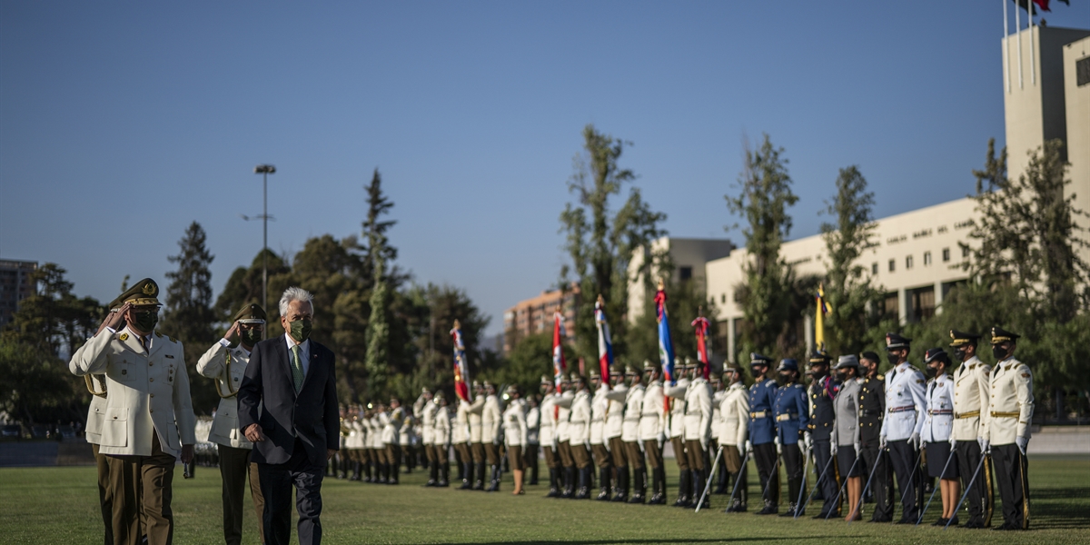 Presidente Piñera encabeza ceremonia de graduación de oficiales de Carabineros