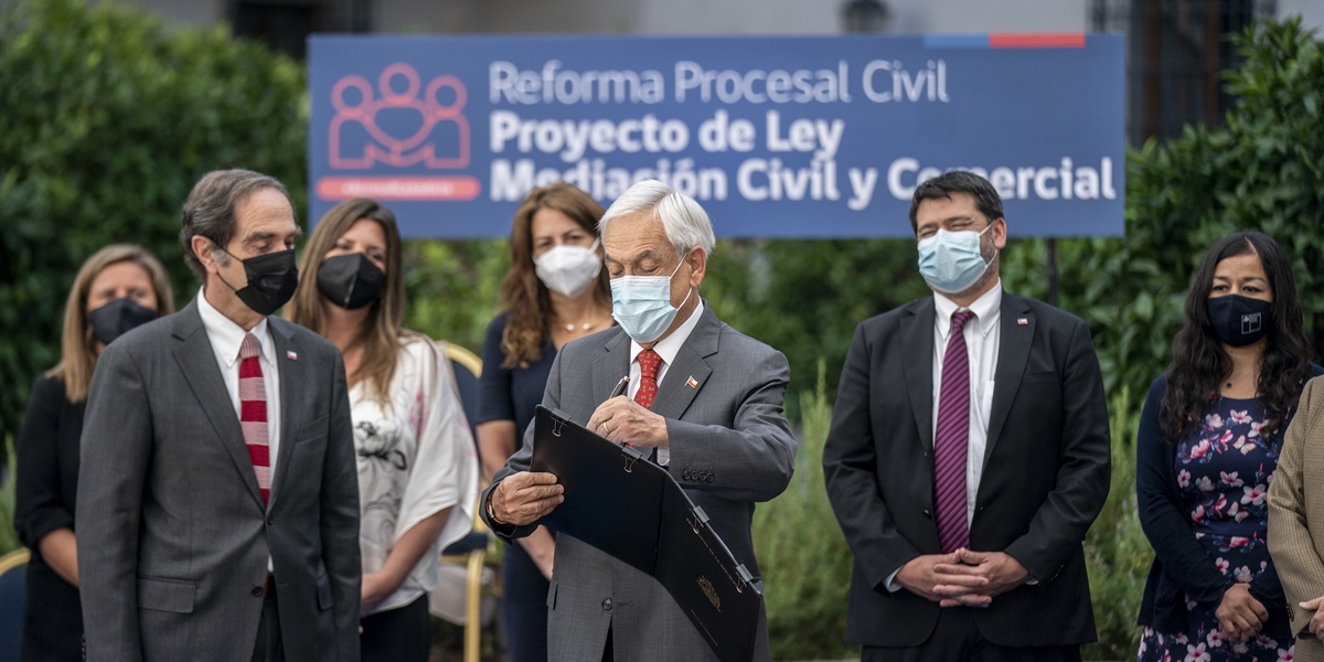 Presidente Piñera firma proyecto de Ley de Mediación