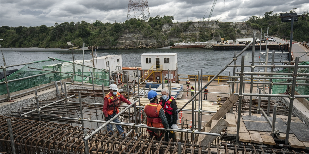 Presidente Piñera visita las obras del Puente Chacao, que unirá Puerto Montt con Chiloé