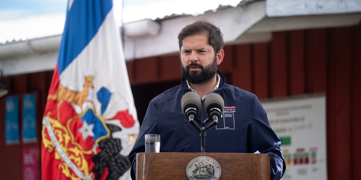 Presidente de la República, Gabriel Boric Font, se reúne con brigadistas de Conaf