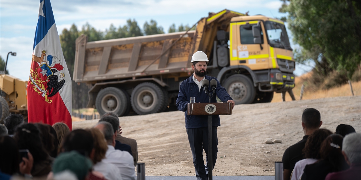 Presidente de la República, Gabriel Boric Font, da inicio a las obras del Camino Tey-San José