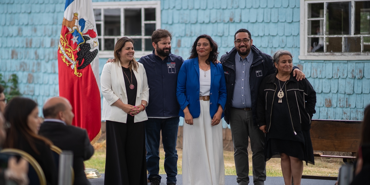 Presidente de la República, Gabriel Boric Font, da inicio a obras de mejoramiento de escuela de Curaco de Vélez