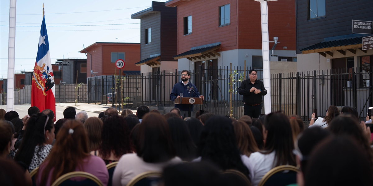 Presidente de la República, Gabriel Boric Font, encabeza la entrega del Conjunto Habitacional Parque del Sol en Linares