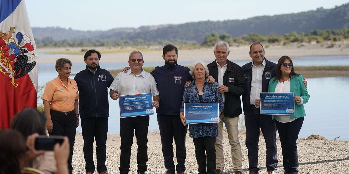 Presidente de la República, Gabriel Boric Font, visita las obras del proyecto de mejoramiento y ampliación del Servicio Sanitario Rural para la localidad de Pupuya, Navidad