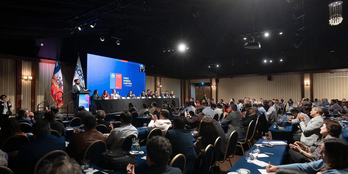 Presidente de la República, Gabriel Boric Font, realiza un saludo en Asamblea Nacional de Alcaldes y Alcaldesas de la Asociación Chilena de Municipalidades (ACHM)