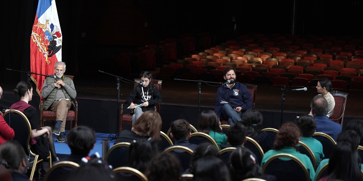 Presidente de la República, Gabriel Boric Font, encabeza la ceremonia por el Día Internacional del Libro y del Derecho de Autor