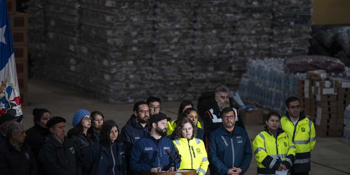 Presidente de la República, Gabriel Boric Font, desde Curanilahue: "Estamos para ayudar, colaborar y ponernos de pie juntos"