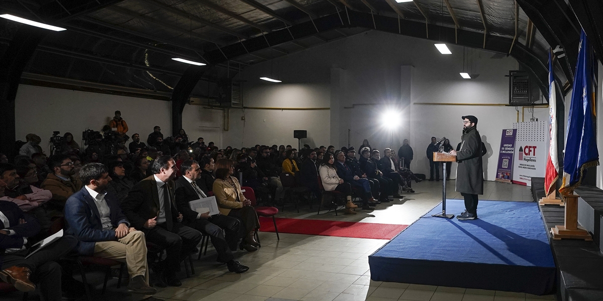 S.E. el Presidente de la República, Gabriel Boric Font, visita el Centro de Formación Técnica Estatal de Magallanes