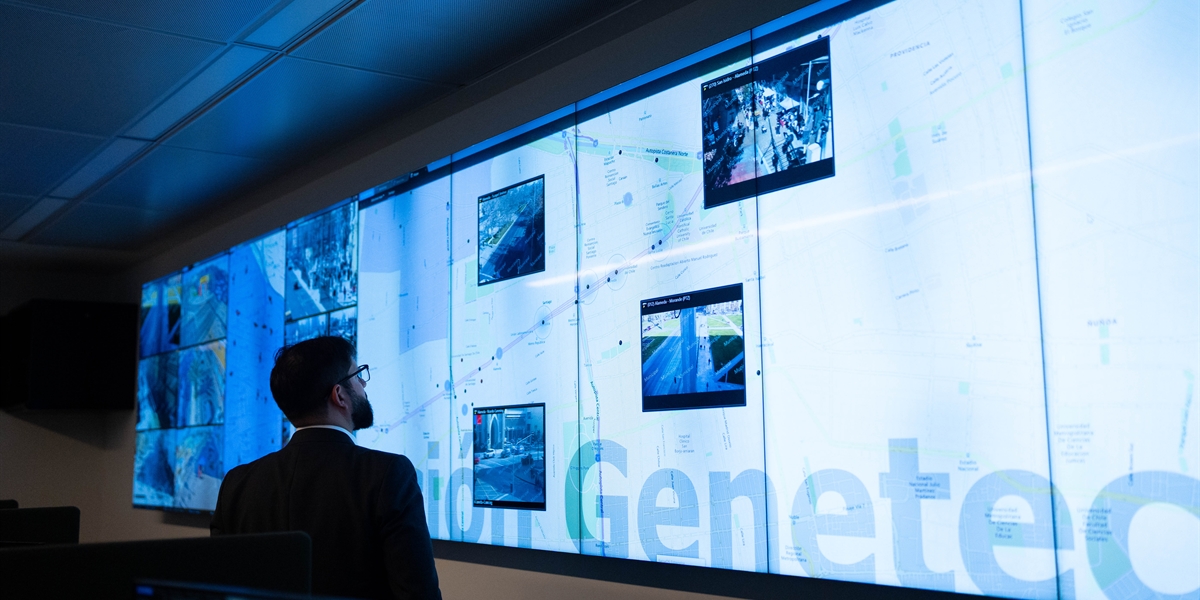 S.E. el Presidente Gabriel Boric Font encabeza presentación de la plataforma preventiva de detección y seguimiento de vehículos con encargo, perteneciente al sistema integrado de teleprotección e inteligencia artificial