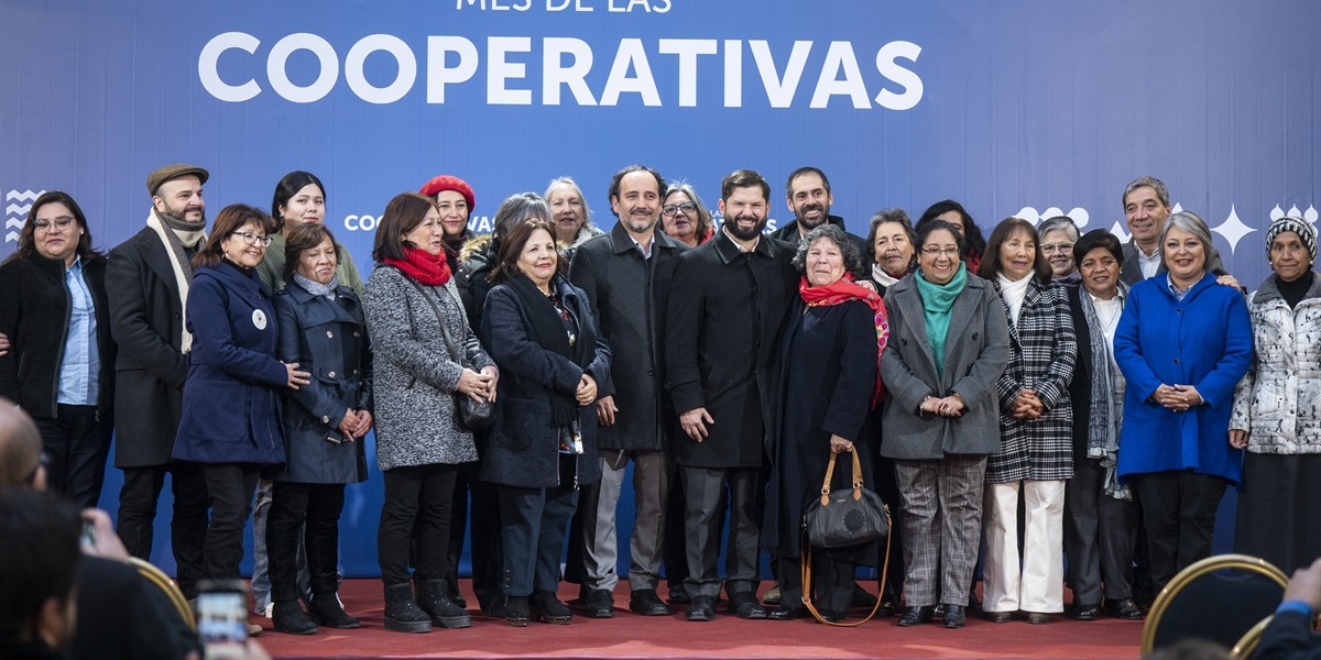 Presidente de la República, Gabriel Boric Font, encabeza la conmemoración del mes de las cooperativas