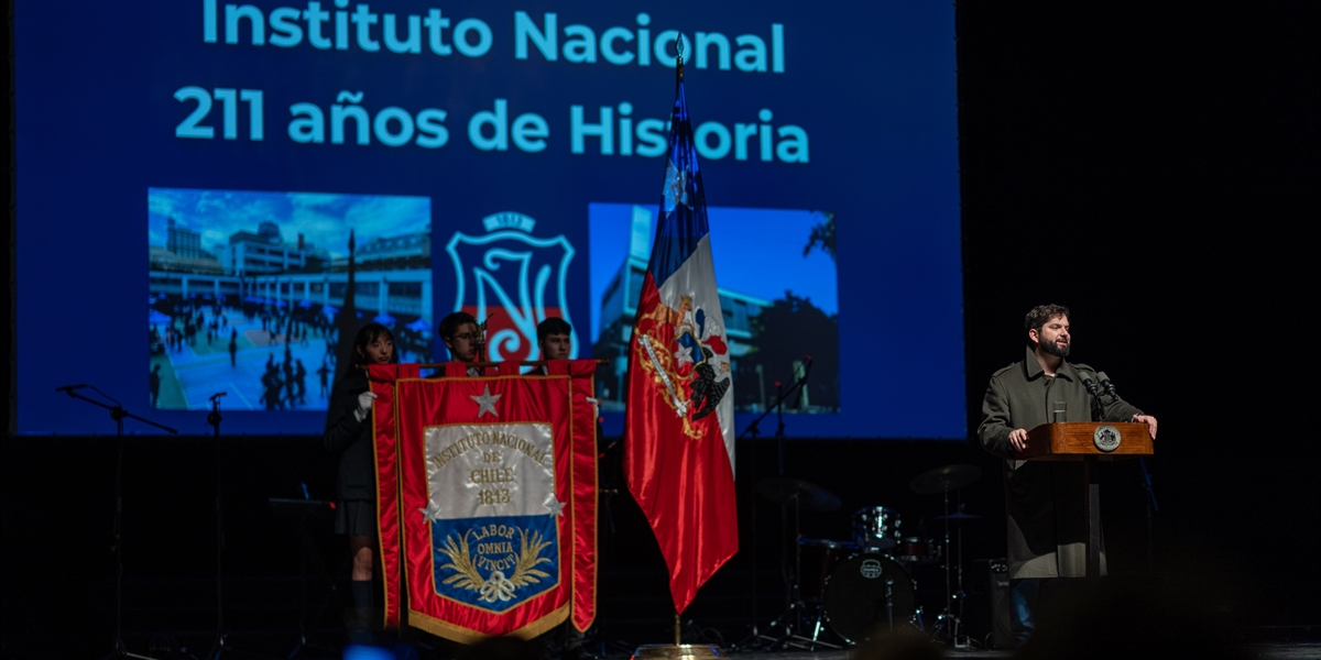 Presidente de la República, Gabriel Boric Font, participa del aniversario 211 del Instituto Nacional