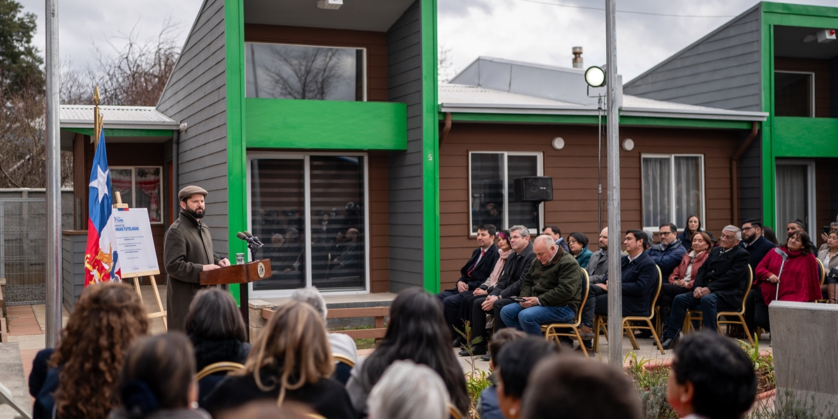 S.E. el Presidente de la República, Gabriel Boric Font, encabeza la inauguración del Condominio de Viviendas Tuteladas para personas mayores de Gorbea