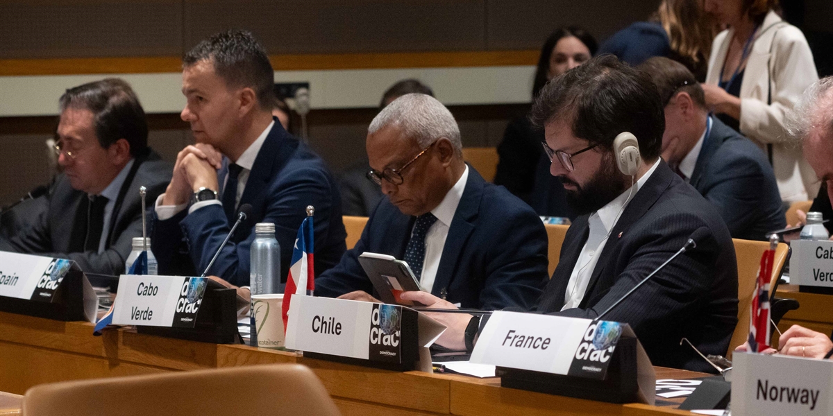 S.E. el Presidente de la República, Gabriel Boric Font, participa del encuentro “En defensa de la democracia, lucha contra el extremismo”