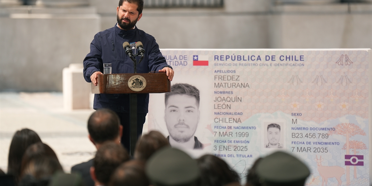 S.E. el Presidente de la República, Gabriel Boric Font, encabeza el lanzamiento del Nuevo Sistema de Identificación y presenta la nueva cédula de identidad digital y pasaporte