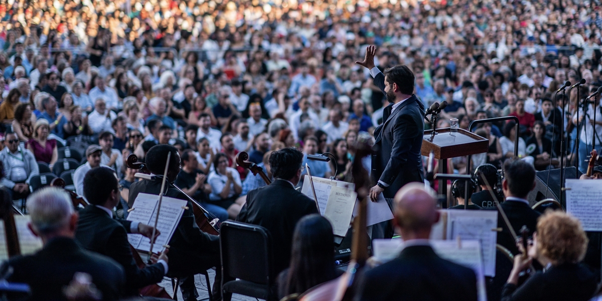 S.E. el Presidente de la República, Gabriel Boric Font, asiste al Concierto "Oda a la Fraternidad: La Novena Sinfonía de Beethoven", interpretado por la Orquesta Sinfónica Nacional de Chile.