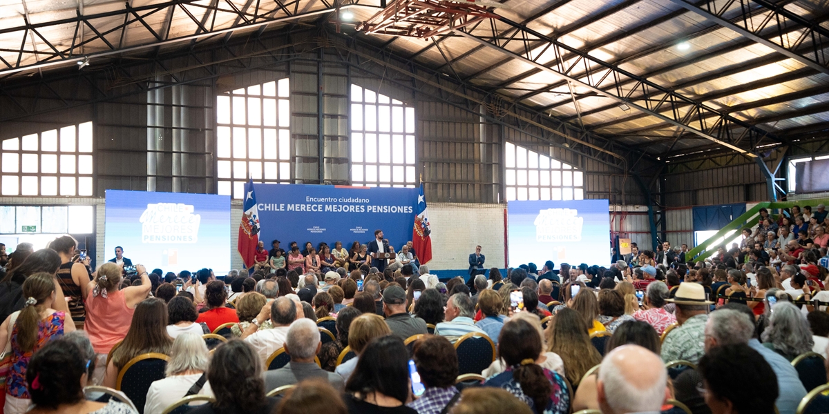 S.E. el Presidente de la República, Gabriel Boric Font, encabeza el encuentro ciudadano “Chile merece mejores pensiones”