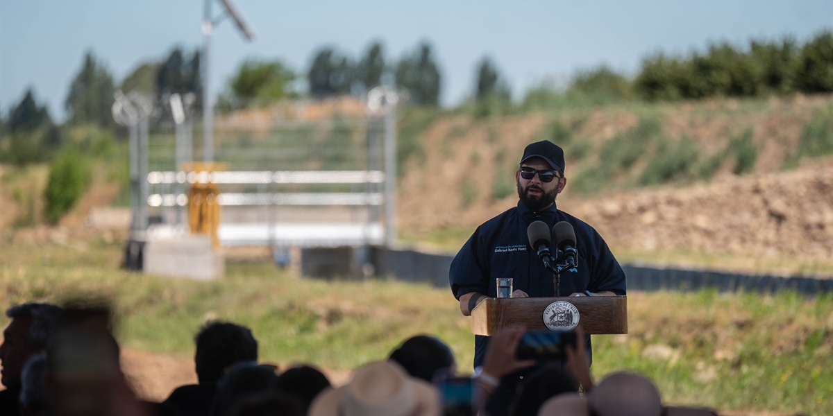S.E. el Presidente de la República, Gabriel Boric Font, encabeza la inauguración de las obras de revestimiento del Canal Huingan Las Garzas en Santa Bárbara