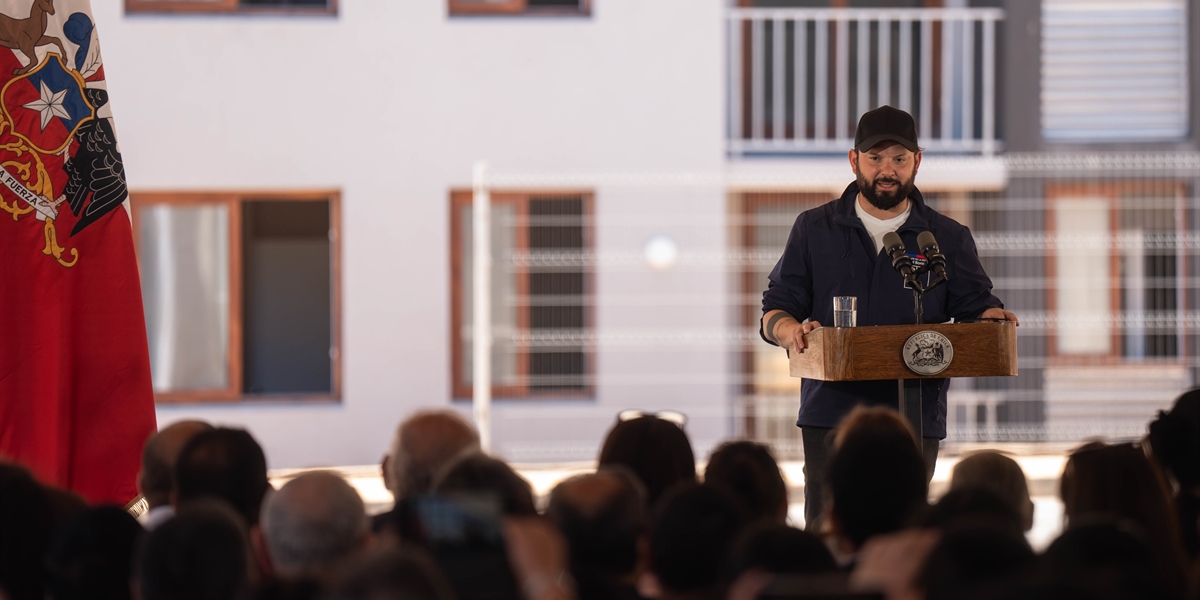 S.E. el Presidente de la República, Gabriel Boric Font, encabeza la entrega de viviendas del conjunto habitacional Talita Kum en el sector Punta de Parra en Tomé