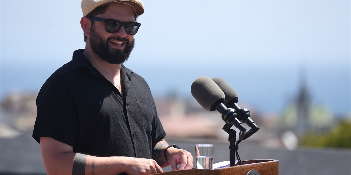S.E. El Presidente de la República, Gabriel Boric Font, encabeza la inauguración de la exposición “Te Amo, Mon Laferte Visual”