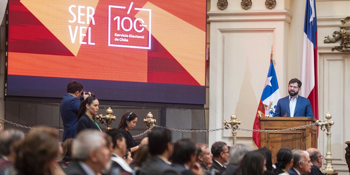 S.E. el Presidente de la República, Gabriel Boric Font, asiste a la conmemoración de los 100 años del Servel
