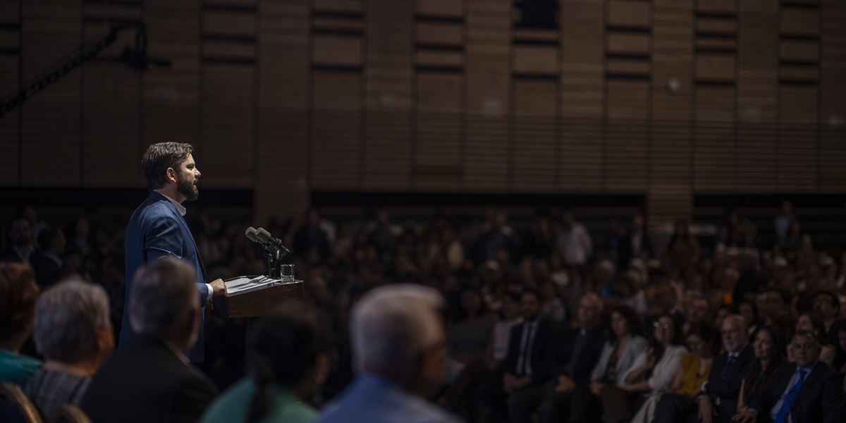S.E. el Presidente de la República, Gabriel Boric Font, encabeza la promulgación de la Reforma de Pensiones