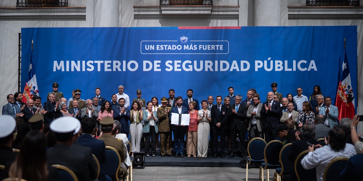 S.E. el Presidente de la República, Gabriel Boric Font, encabeza la promulgación del Ministerio de Seguridad Pública