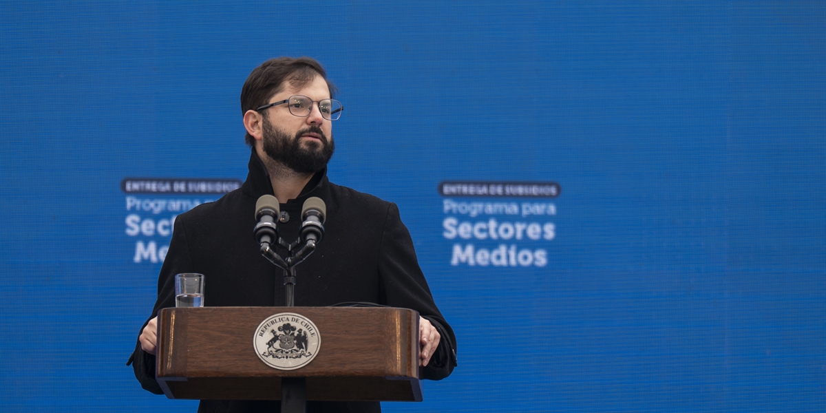 S.E. el Presidente de la República, Gabriel Boric Font, encabeza entrega de subsidios para familias de Sectores Medios (DS1)