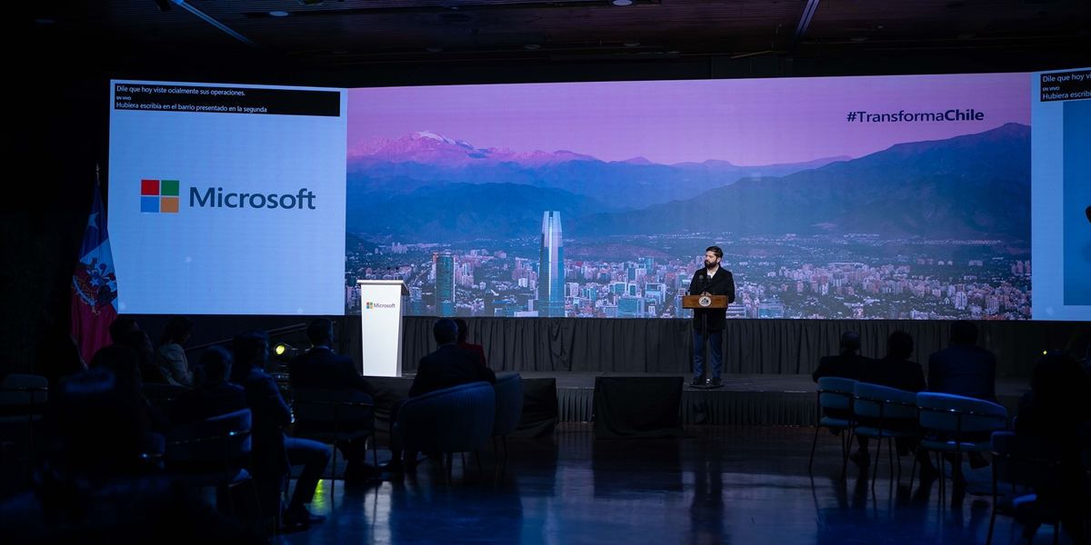 S.E. el Presidente de la República, Gabriel Boric Font, encabeza la ceremonia que da inicio a las operaciones de la nueva región de Datacenters de nube de Microsoft en Chile