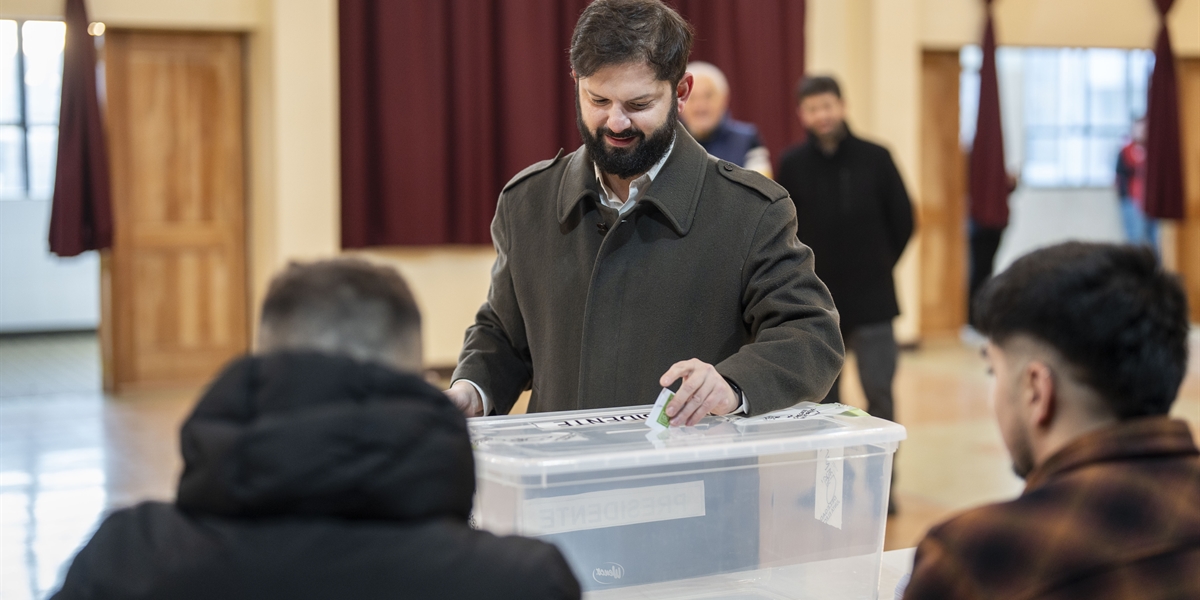 S.E. el Presidente de la República, Gabriel Boric Font, participa de las Primarias Presidenciales 2025
