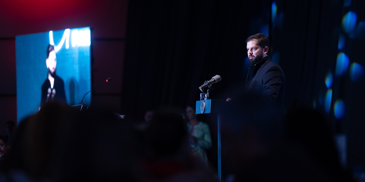 S.E. el Presidente de la República, Gabriel Boric Font, asiste a la Gala Paralímpica