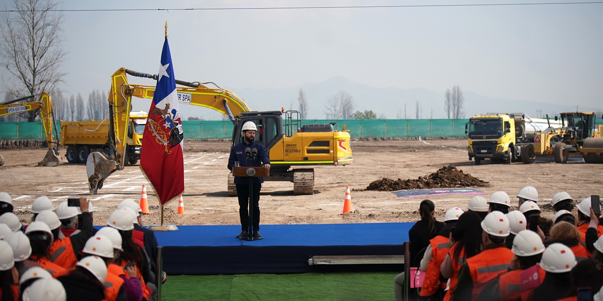 S.E. el Presidente de la República, Gabriel Boric Font, encabeza la ceremonia de Inicio de Obras de la Línea 9 del Metro de Santiago