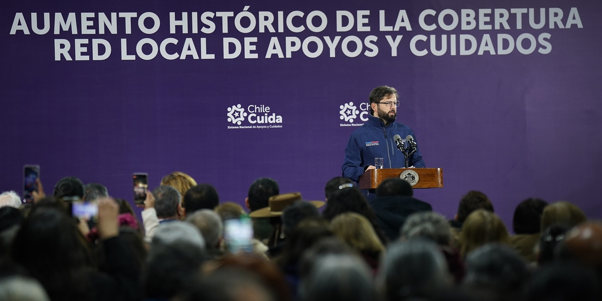 S.E. el Presidente de la República, Gabriel Boric Font, encabeza la firma del convenio que amplía la cobertura de la Red Local de Apoyos y Cuidados en la Región de Ñuble