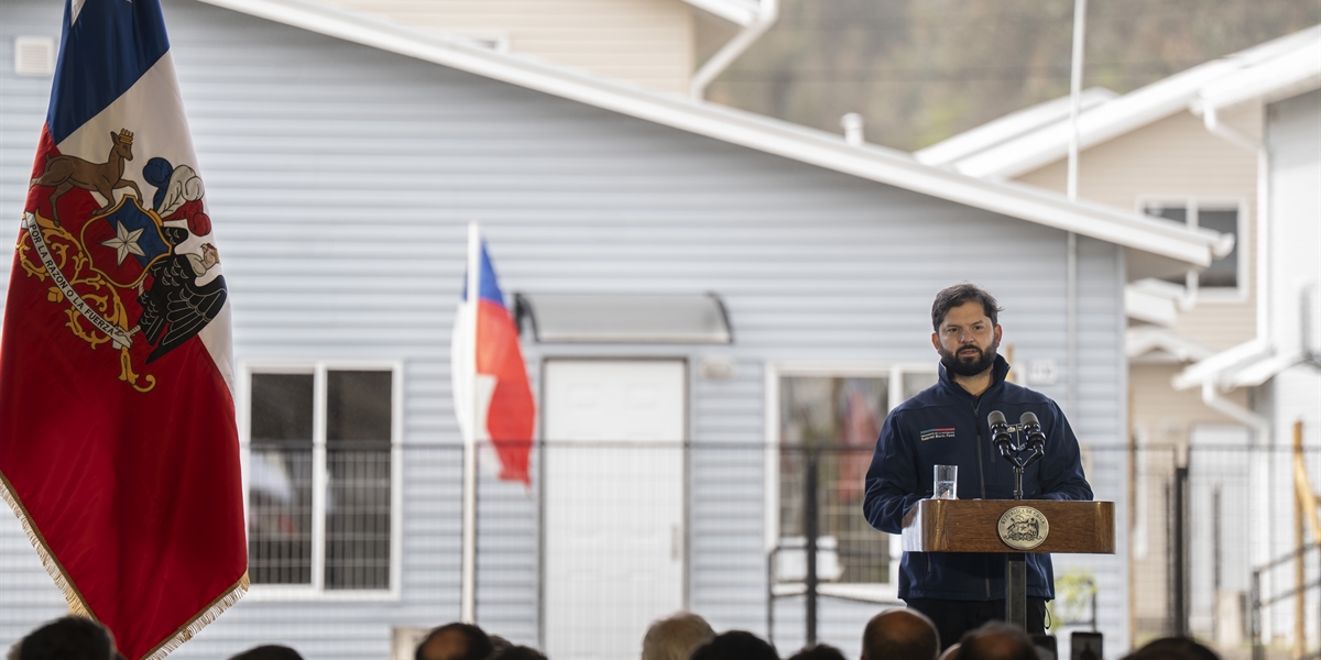 S.E. el Presidente de la República, Gabriel Boric Font, encabeza la ceremonia de entrega del proyecto habitacional Jardines de Hualqui