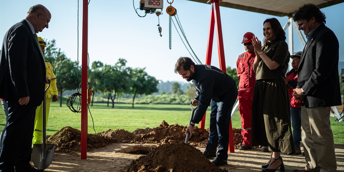 S.E. el Presidente de la República, Gabriel Boric Font, participa de ceremonia de primera piedra del Museo NuMu